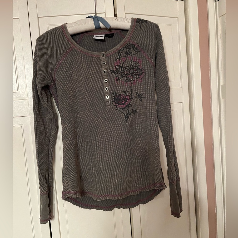 Harley-Davidson Medium Distressed Gray Waffle Knit Henley